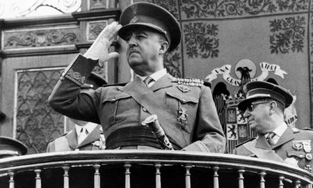 El Gobierno español aprobó el anteproyecto de la llamada Ley de Memoria Democrática que prevé declarar nulos los juicios del franquismo, incorpora en los planes de estudio materias sobre los años previos a la dictadura y asigna recursos para recuperar restos de desaparecidos. El Gobierno español aprobó el anteproyecto de la llamada Ley de Memoria Democrática que prevé declarar nulos los juicios del franquismo, incorpora en los planes de estudio materias sobre los años previos a la dictadura y asigna recursos para recuperar restos de desaparecidos.