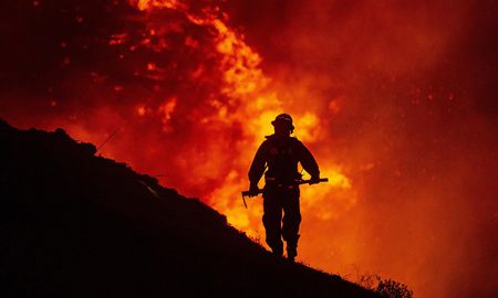 Dixie avanza en California y se espere que las condiciones climáticas aceleren el avance de las llamas en las próximas horas. Dixie avanza en California y se espere que las condiciones climáticas aceleren el avance de las llamas en las próximas horas.