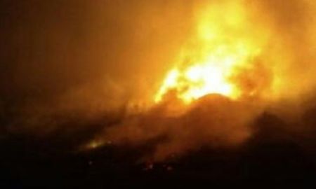 Un avión sanitario en el que viajaban cuatro personas se estrelló en la ciudad de Esquel (provincia de Chubut). Un avión sanitario en el que viajaban cuatro personas se estrelló en la ciudad de Esquel (provincia de Chubut).