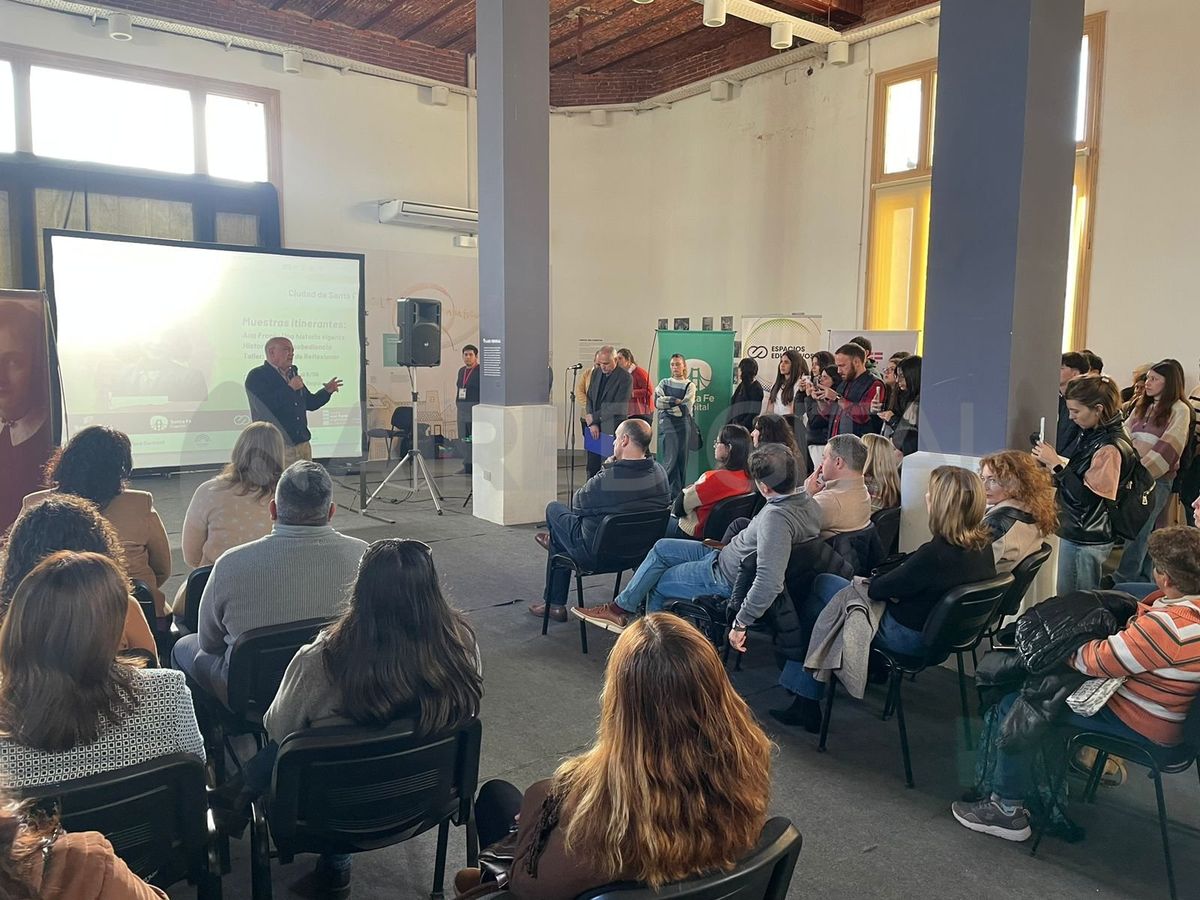 Muchos grupos de jóvenes, estuvieron presentes en su primer día. Muchos grupos de jóvenes, estuvieron presentes en su primer día.
