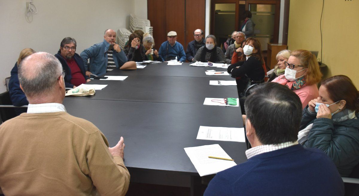 Vecinos concurrieron a la Defensoría del Pueblo para despejar dudas e inquietudes.