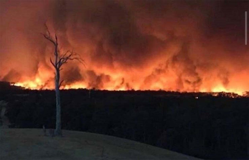 Fotografían la cara del diablo en los incendios de Australia