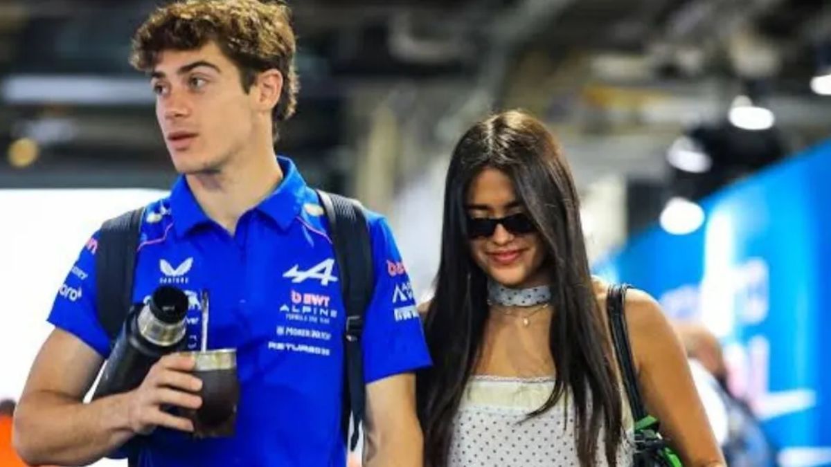 La actriz y cantante Maia Reficco tomó la iniciativa para finalizar el vínculo amoroso debido a la imposibilidad de coordinar sus agendas profesionales.