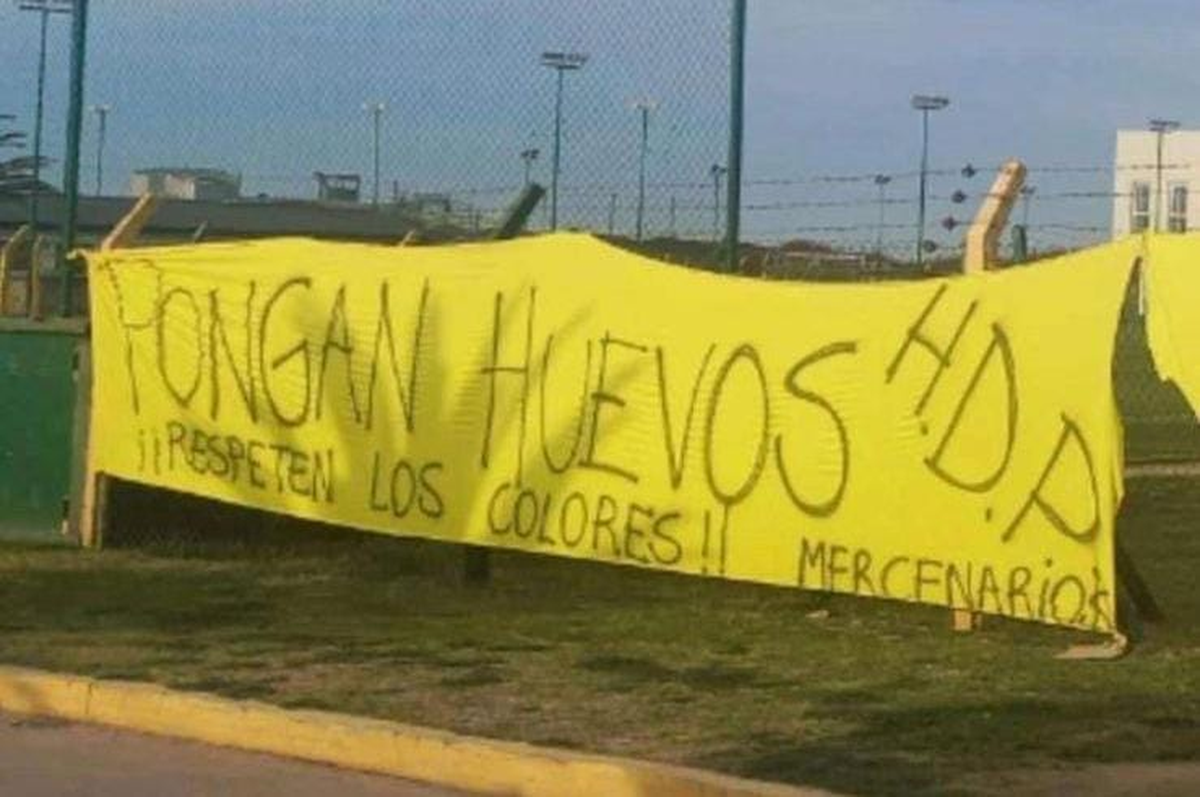 Fútbol violento: amenazaron a jugadores de un equipo que comparte zona con Colón. Fútbol violento: amenazaron a jugadores de un equipo que comparte zona con Colón.