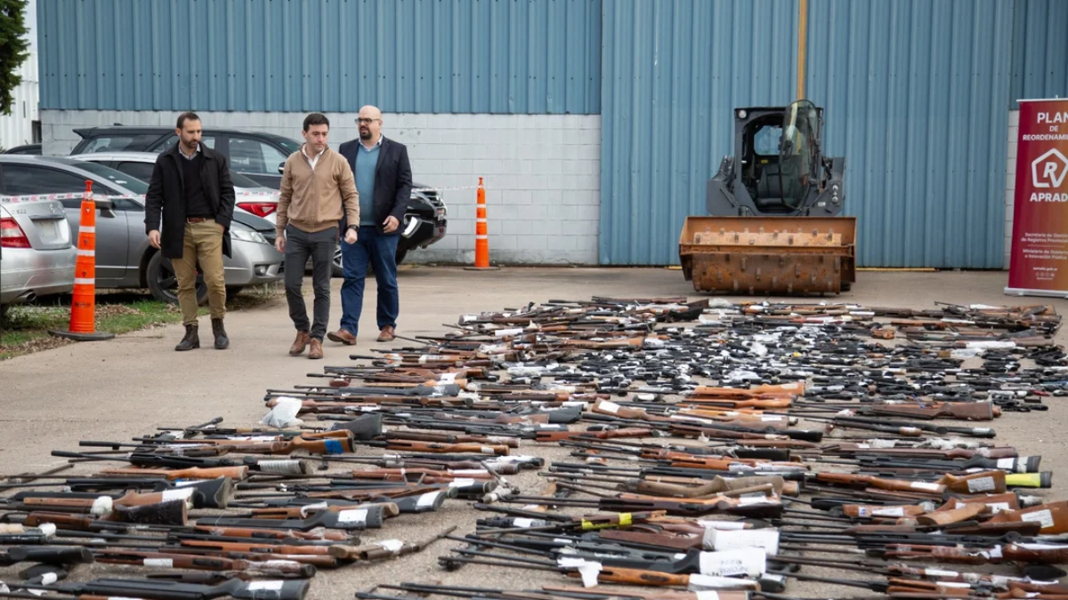 Fueron 800 réplicas de armas de fuego y más de 200 armas blancas que habían sido secuestradas durante allanamientos.
