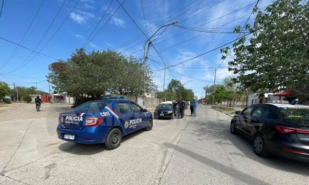 Una mujer taxista fue asaltada este martes cerca del mediodía en barrio San Lorenzo. Una mujer taxista fue asaltada este martes cerca del mediodía en barrio San Lorenzo.