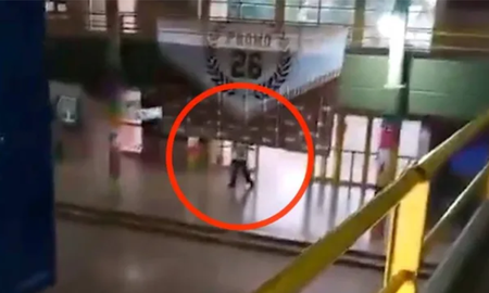 El 30 de marzo pasado, un adolescente de 15 años asesinó a otro de 13 años, en la Escuela Mariano Moreno, de San Cristóbal. El 30 de marzo pasado, un adolescente de 15 años asesinó a otro de 13 años, en la Escuela Mariano Moreno, de San Cristóbal.