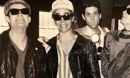 Jack Sherman, segundo por la derecha, en los primeros años de Red Hot Chili Peppers Jack Sherman, segundo por la derecha, en los primeros años de Red Hot Chili Peppers