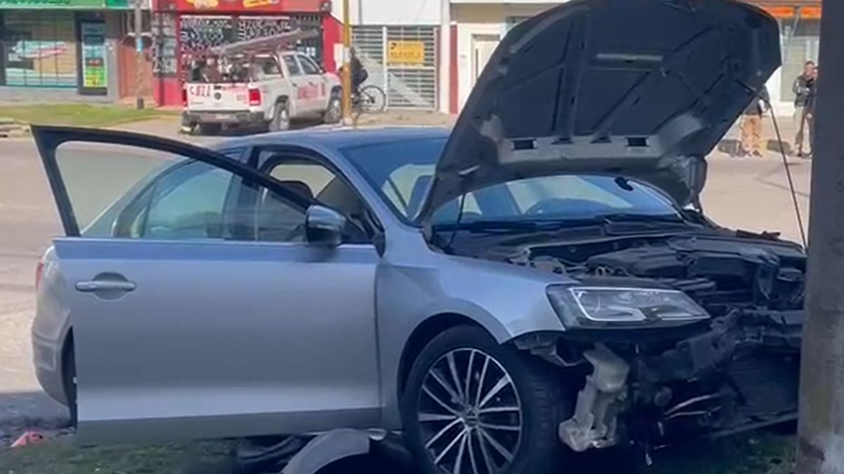 Hasta el momento, el tránsito permanece cortado en Aristóbulo del Valle hacia el norte. Hasta el momento, el tránsito permanece cortado en Aristóbulo del Valle hacia el norte.