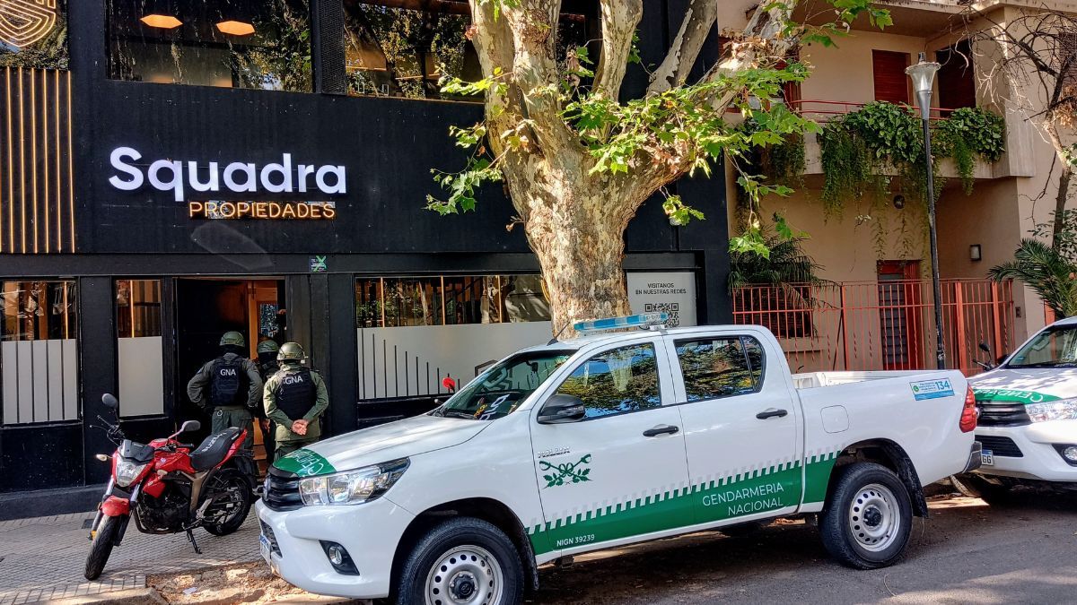 El allanamiento se llevó a cabo en horas de la mañana del martes. El allanamiento se llevó a cabo en horas de la mañana del martes.