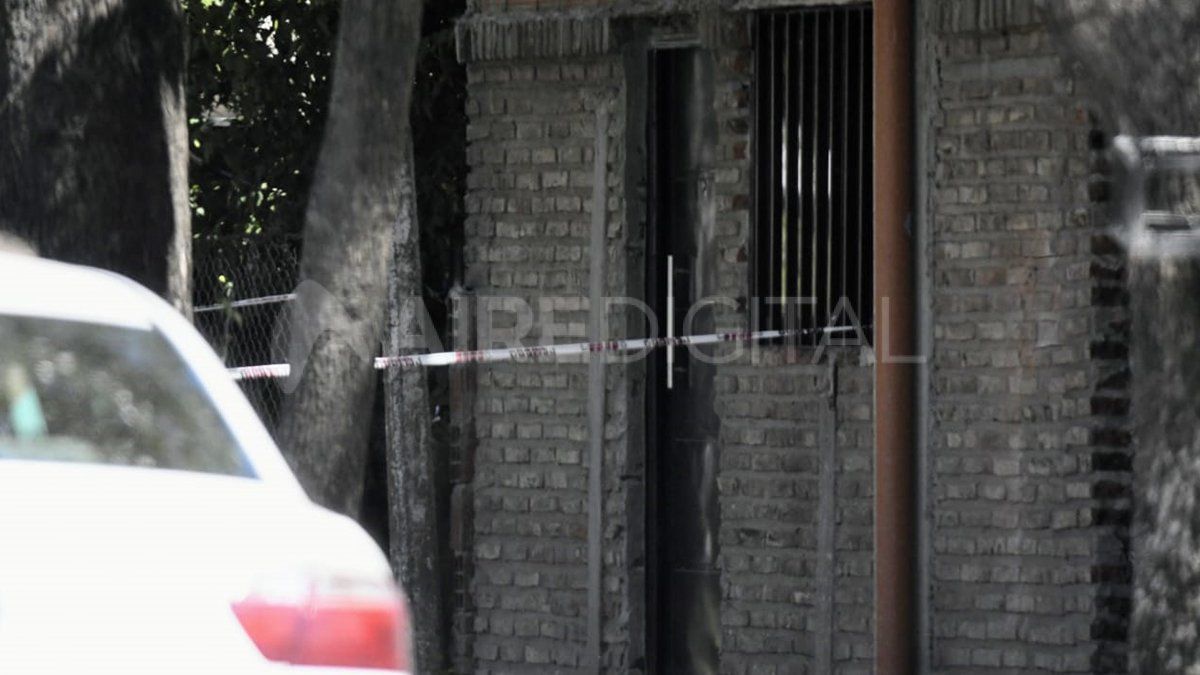 La bala atraves&oacute; una ventana de la casa e impact&oacute; en la v&iacute;ctima.&nbsp;