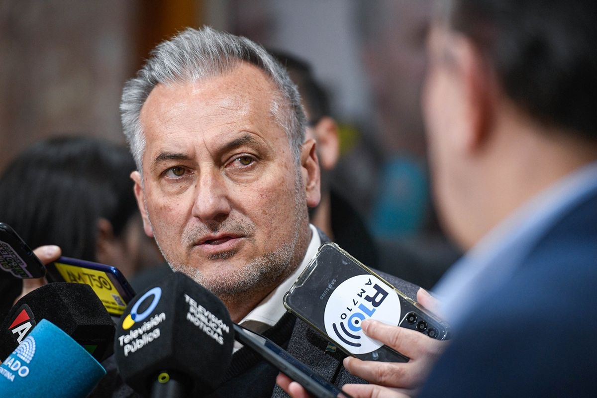 Lewandowski, duro contra Losada y Scarpin No vienen a trabajar