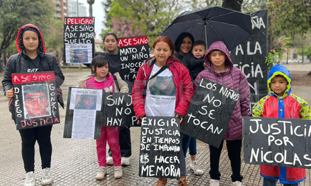 La familia del menor asesinado se manifestó frente a Tribunales La familia del menor asesinado se manifestó frente a Tribunales