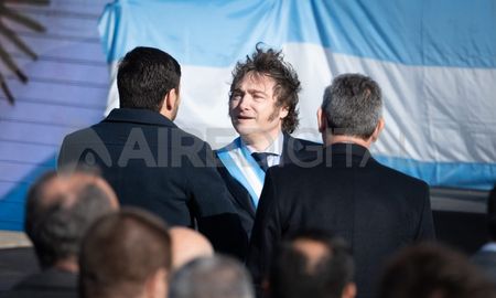 Javier Milei llega a la provincia de Santa Fe para participar de los 140 años de la Bolsa de Comercio de Rosario. Javier Milei llega a la provincia de Santa Fe para participar de los 140 años de la Bolsa de Comercio de Rosario.