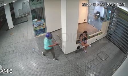 feroz intento de robo motochorro a una joven en el sur de la ciudad de santa fe feroz intento de robo motochorro a una joven en el sur de la ciudad de santa fe
