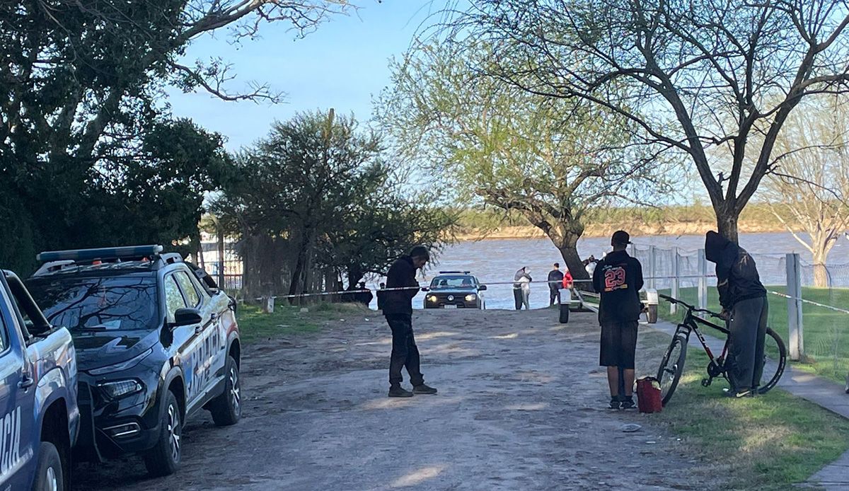 El cuerpo sin vida del preso que se arrojó al río fue hallado este viernes por la tarde.