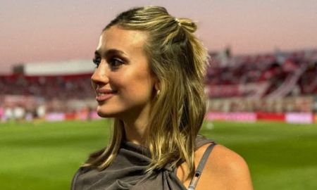 Morena Beltrán festejó su cumpleaños en la cancha de Unión y lo mostró con una foto que se llenó de me gustas Morena Beltrán festejó su cumpleaños en la cancha de Unión y lo mostró con una foto que se llenó de me gustas