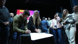 altText( Provincia aumentó este año un 50% los aportes a municipios y comunas para fortalecer la niñez)}