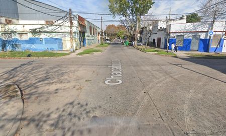 Este jueves por la tarde, un joven de 17 años fue asesinado a tiros en inmediaciones de calle Chacabuco al 3800 en la ciudad de Rosario. Este jueves por la tarde, un joven de 17 años fue asesinado a tiros en inmediaciones de calle Chacabuco al 3800 en la ciudad de Rosario.