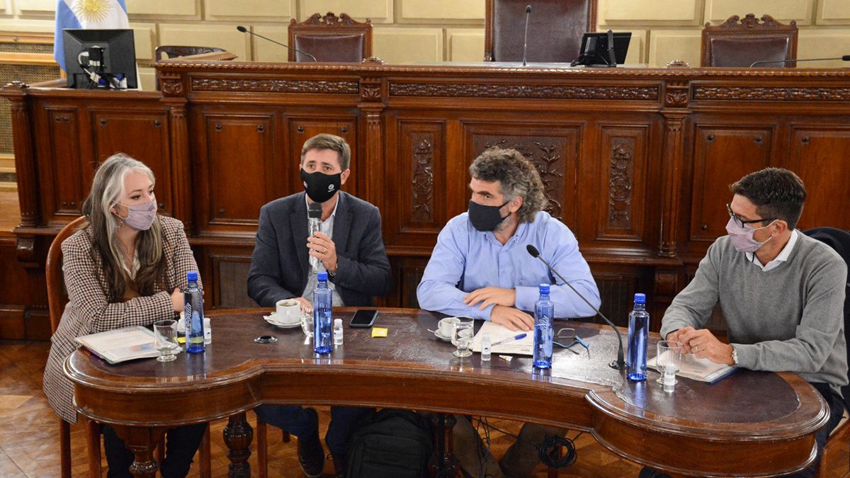 El titular de la EPE estuvo acompañado por el gerente General, Jorge Tarchini, y por la Vocal del Directorio, Gisela Wild.