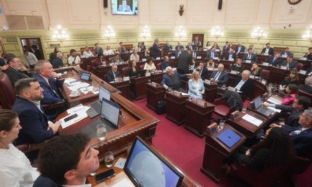 La Convención del 25 incluyó la figura de Ficha Limpia en la nueva Constitución de Santa Fe. La Convención del 25 incluyó la figura de Ficha Limpia en la nueva Constitución de Santa Fe.