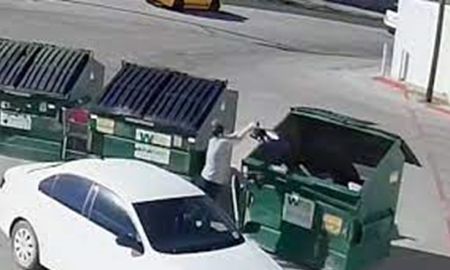 Video: el momento en que una mamá tiró a su bebé recién nacido a un contenedor de basura Video: el momento en que una mamá tiró a su bebé recién nacido a un contenedor de basura