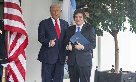 El presidente de la Argentina, Javier Milei, viaja a Estados Unidos para reunirse con su par, Donald Trump y estrechar vínculos. El presidente de la Argentina, Javier Milei, viaja a Estados Unidos para reunirse con su par, Donald Trump y estrechar vínculos.