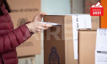 Vera votó en estas elecciones Paso 2021. Atravesadas por el contexto de la pandemia del covid-19, a las 18 finalizaron las elecciones Paso en todo el país, y ahora llega el momento del recuento de votos. Vera votó en estas elecciones Paso 2021. Atravesadas por el contexto de la pandemia del covid-19, a las 18 finalizaron las elecciones Paso en todo el país, y ahora llega el momento del recuento de votos.