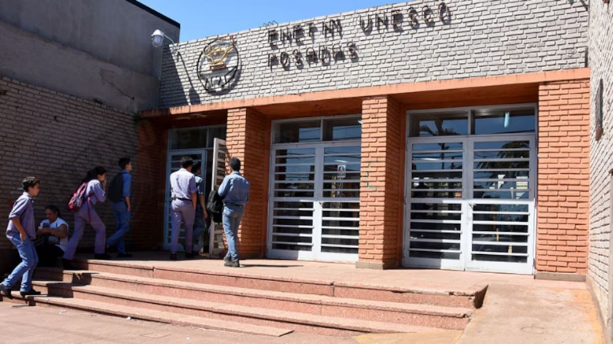 La EPET N° 1 de Posadas suspendió sus actividades para iniciar una jornada de contención psicológica tras el dramático episodio.