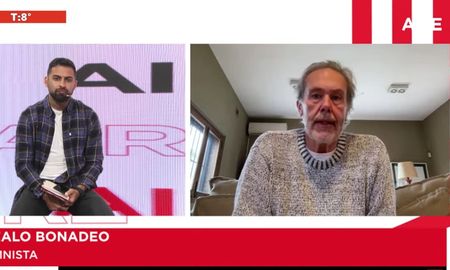 Gonzalo Bonadeo habló en AIRE sobre la venta de los jóvenes talentos del fútbol argentino y la llegada de Carlos Tévez a Rosario Central. Gonzalo Bonadeo habló en AIRE sobre la venta de los jóvenes talentos del fútbol argentino y la llegada de Carlos Tévez a Rosario Central.