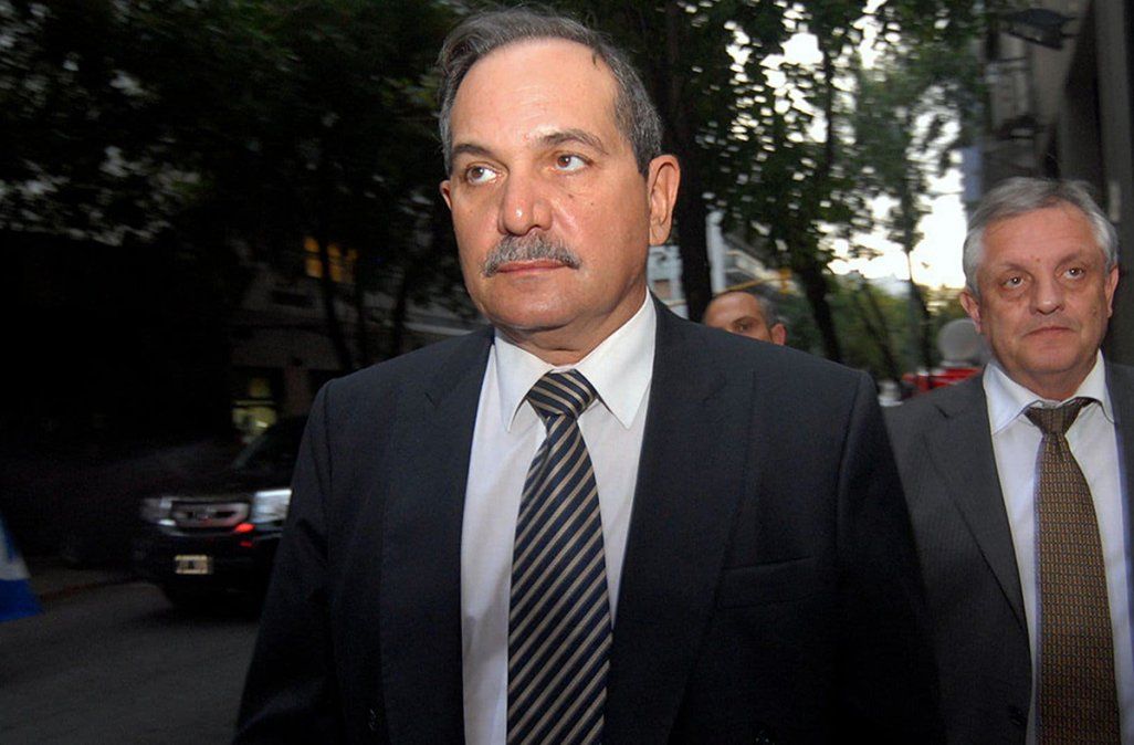 Una sobrina de Alperovich lo denunció por violación y pidió protección