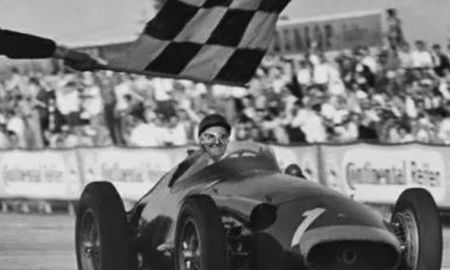 La hazaña de Juan Manuel Fangio en Nurburgring 1957. El Chueco ganó un Gran Premio imposible y se consagró campeón del mundo por quinta vez en su carrera. La hazaña de Juan Manuel Fangio en Nurburgring 1957. El Chueco ganó un Gran Premio imposible y se consagró campeón del mundo por quinta vez en su carrera.