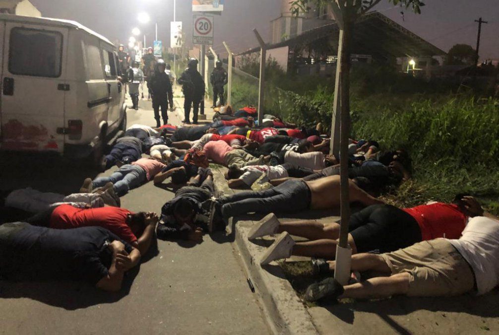 Detuvieron a varios barras de Independiente luego de un enfrentamiento con la policía. 