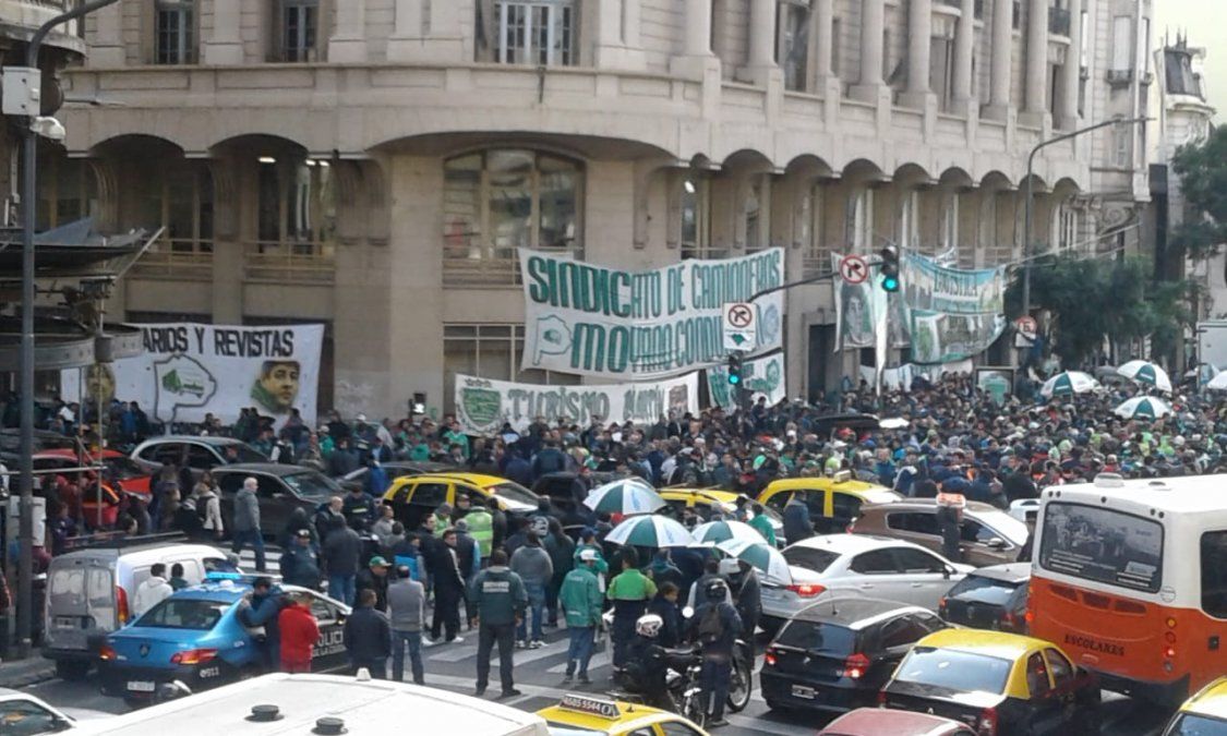 Se suspendió la paritaria de Camioneros