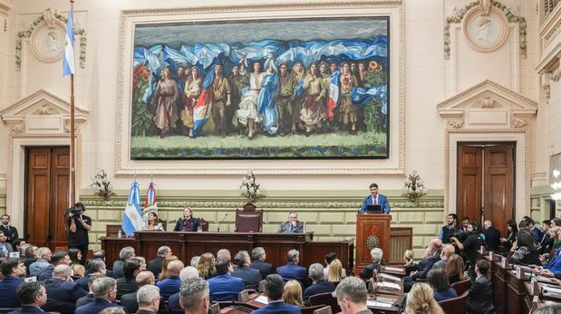 Será la primera vez que la apertura de sesiones no se realice el 1° de mayo, ya que la nueva Constitución fija el inicio del período ordinario el 15 de febrero de cada año.