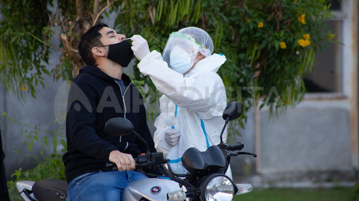 Coronavirus en Santa Fe: la provincia volvió a superar los 2.000 casos positivos y sumó 31 nuevas muertes por covid