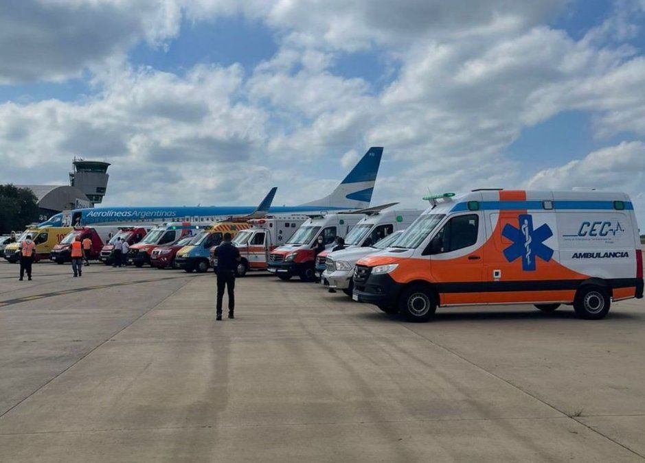 Defensa Civil y el 107 establecieron el corredor sanitario para asistir a los pasajeros.