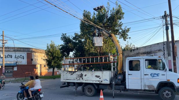 Mantenimiento preventivo: las cuadrillas de la EPE trabajarán este jueves en puntos clave de Santa Fe, incluyendo el Distrito Alto Verde y la zona de Colastiné.