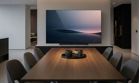 La TV está disponible en Samsung. La TV está disponible en Samsung.