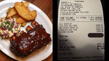 Fue a comer a Tucson, pidió hamburguesa, ribs y bebidas: cuánto gastó