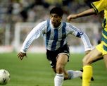 En 1993, la Selección Argentina tuvo que jugar contra Australia el repechaje para clasificar al Mundial Estados Unidos 1994. En 1993, la Selección Argentina tuvo que jugar contra Australia el repechaje para clasificar al Mundial Estados Unidos 1994.