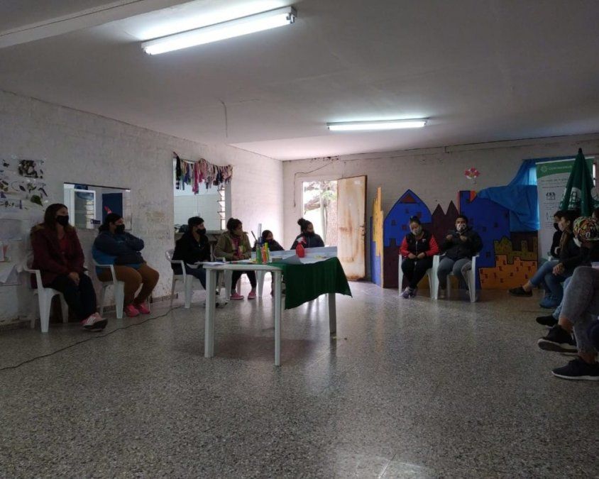 En la mayoría de los casos, se trata de cooperativas, surgidas a raíz del esfuerzo familiar, de vecinos o de conocidos que deciden encarar un trabajo juntos, ante la necesidad. 