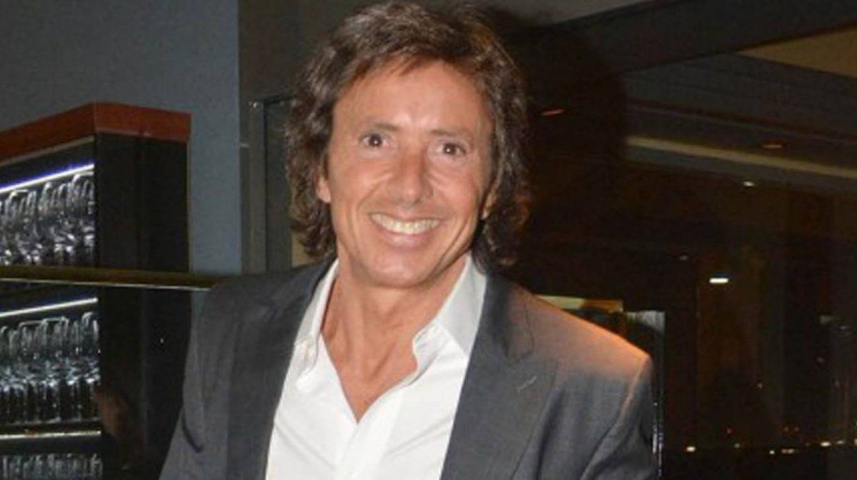 ¡El romance del verano! Gustavo Bermúdez se puso de novio con una famosa conductora