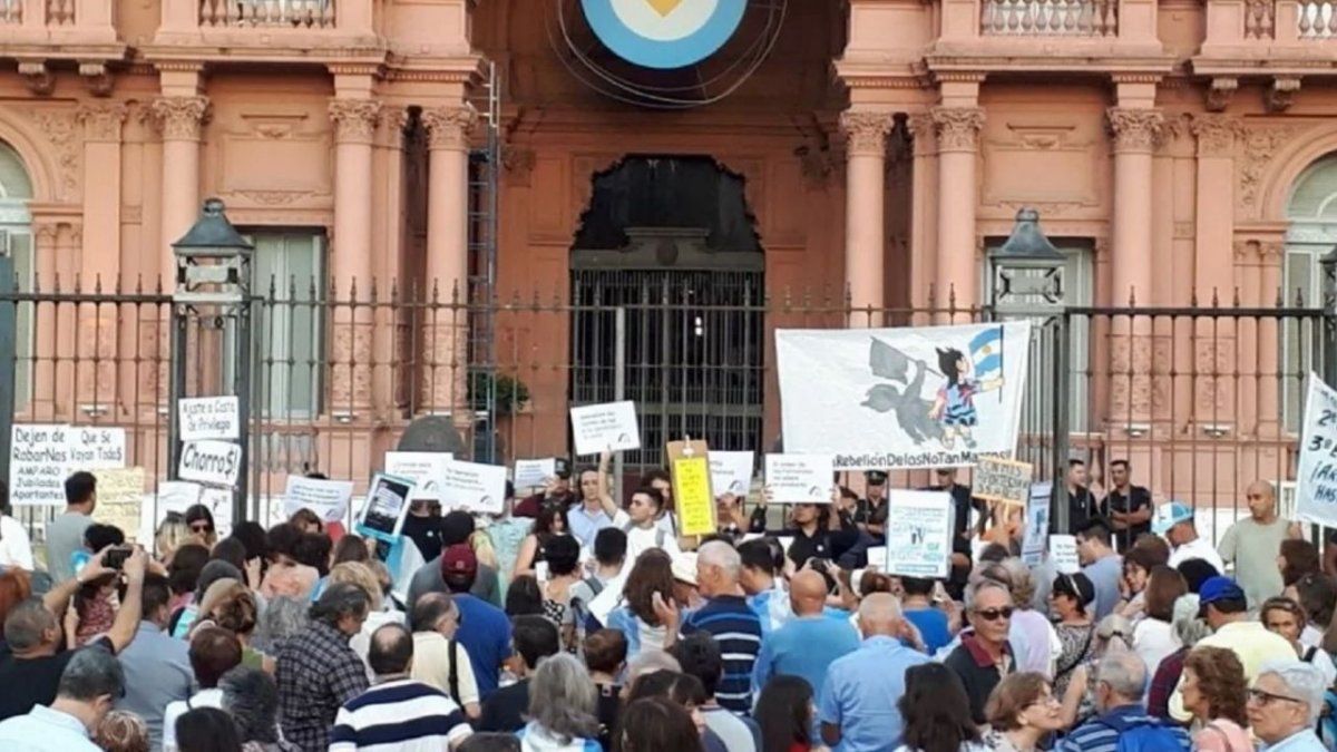 Cuando asumió Alberto Fernández, suspendió la ley de movilidad jubilatoria aprobada en el 2017.