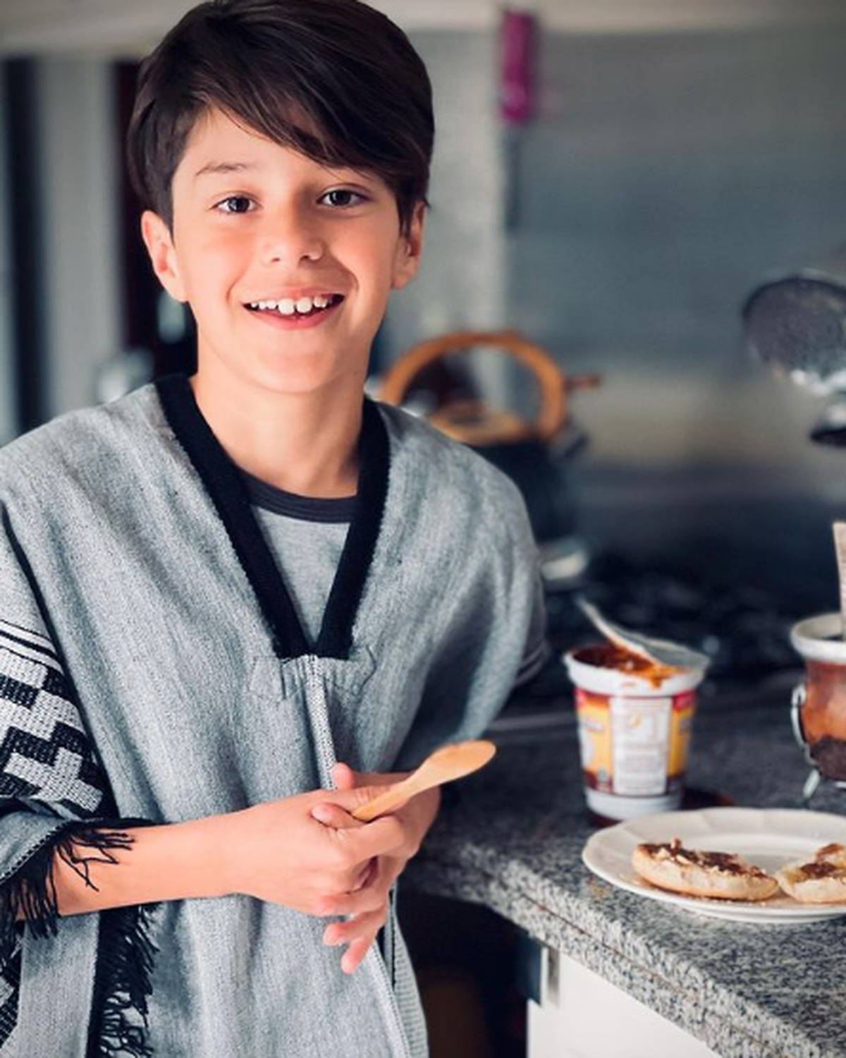 La cocina de Maju Lozano cuenta con los electrodomésticos de última generación en tonalidades plateadas. La cocina de Maju Lozano cuenta con los electrodomésticos de última generación en tonalidades plateadas. 