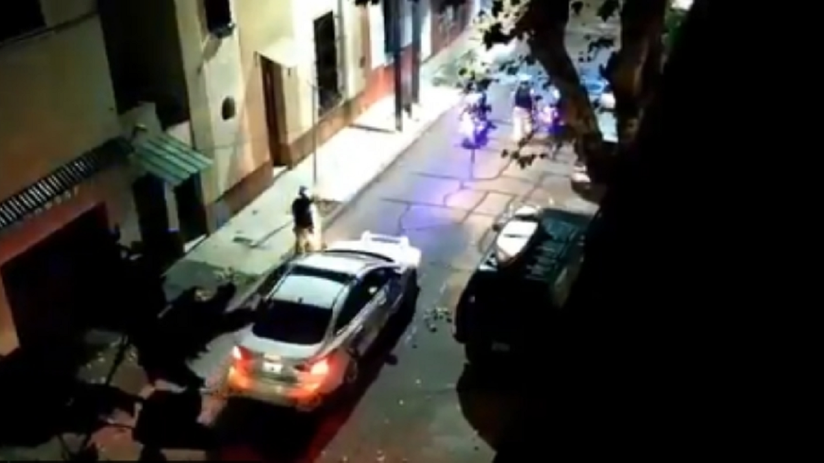 Levantan la custodia policial de El surfer de Panamericana pero no le devuelven la camioneta