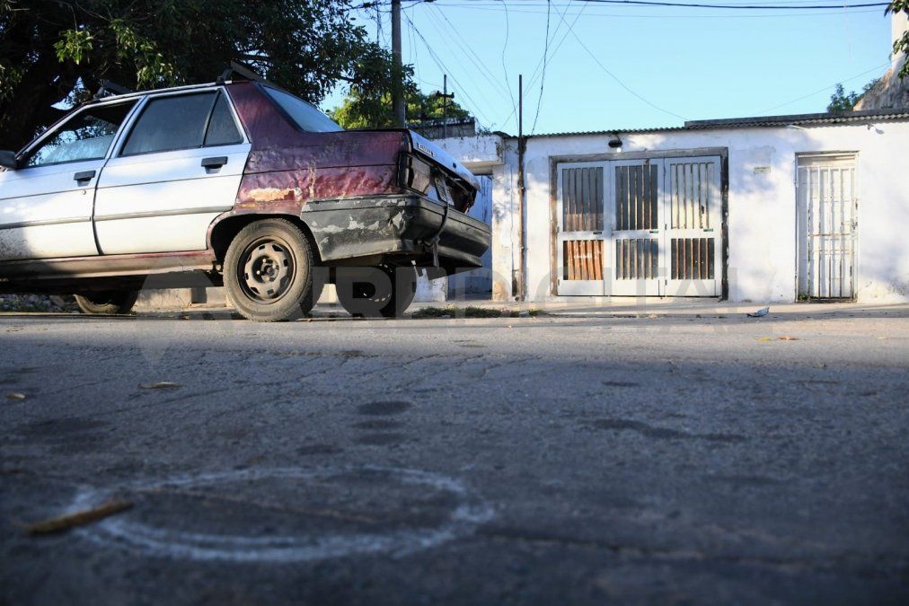 Triple crimen en Rosario:una balacera en Chacabuco y Garibaldi dejó tres personas asesinadas