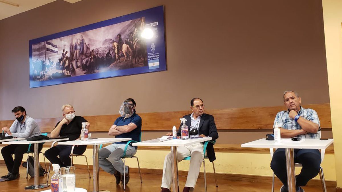 Los representantes gremiales de la Asociación Bancaria en el Ministerio de Trabajo este viernes