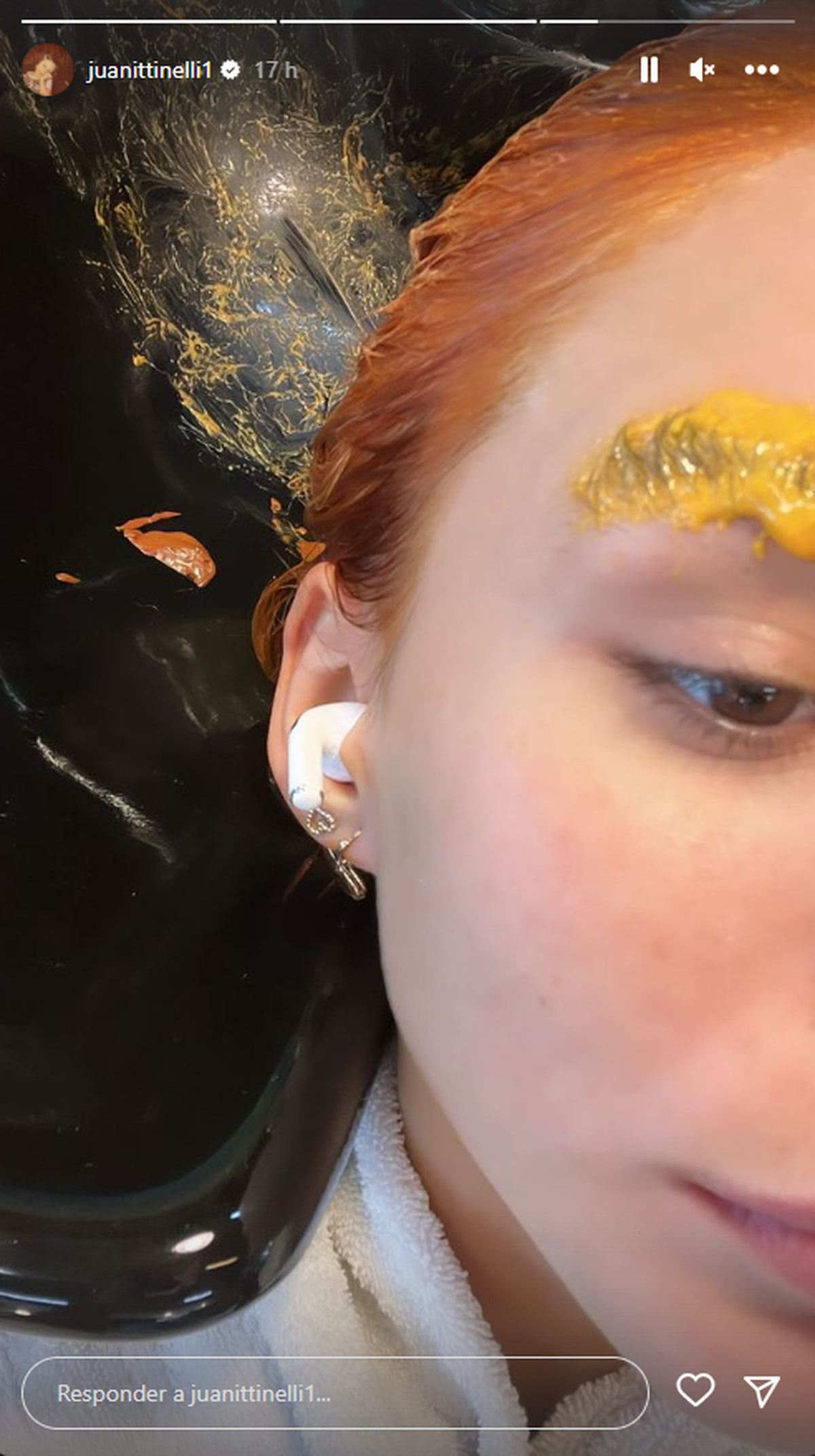 Juanita Tinelli se pasó al bando de las coloradas. Juanita Tinelli se pasó al bando de las coloradas.