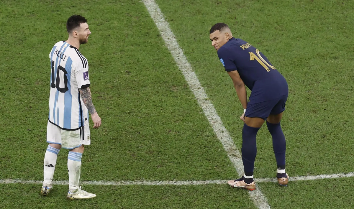 Lionel Messi y Kylian Mbappé, compañeros de equipo en el PSG, se enfrentaron en la final del Mundial de Qatar 2022.